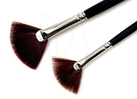  Hosszúnyelű művészecsetek 