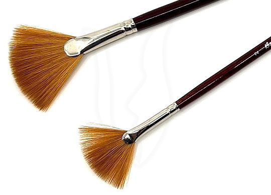  Hosszúnyelű művészecsetek 