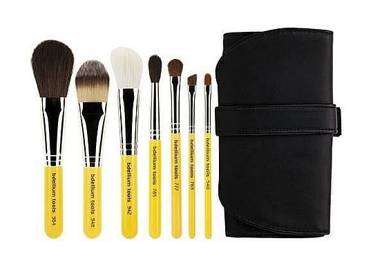  ECSETKÉSZLETEK & SZETTEK